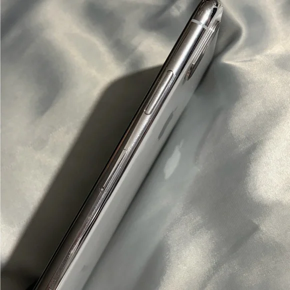 iPhone X 10 64gig T-Mobile locked great condition - Picture 5 of 6